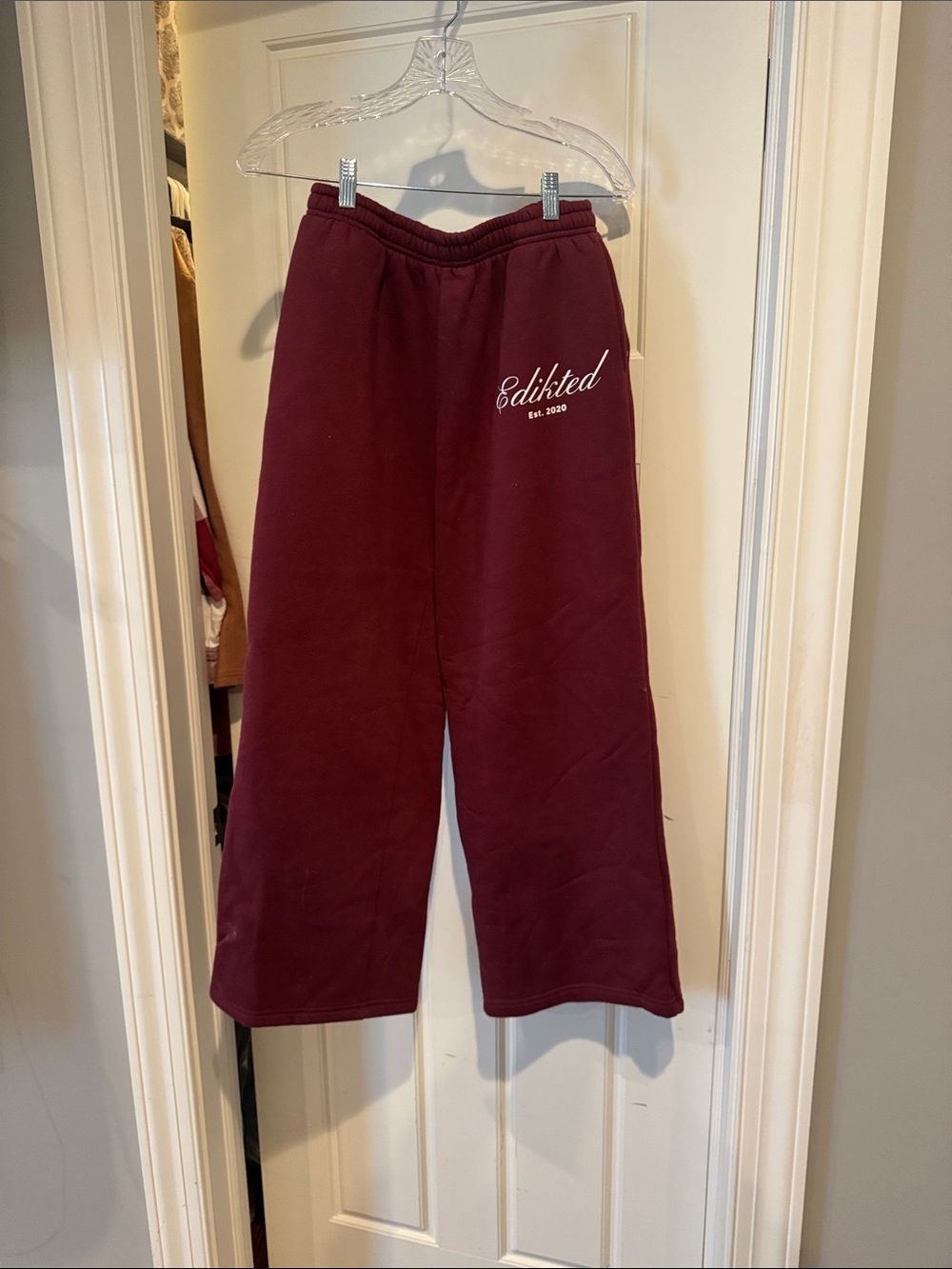 Women’s Edikted size small Maroon Sweatpants